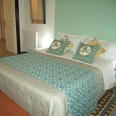 Locami Palermo Centro Rooms Exterior foto